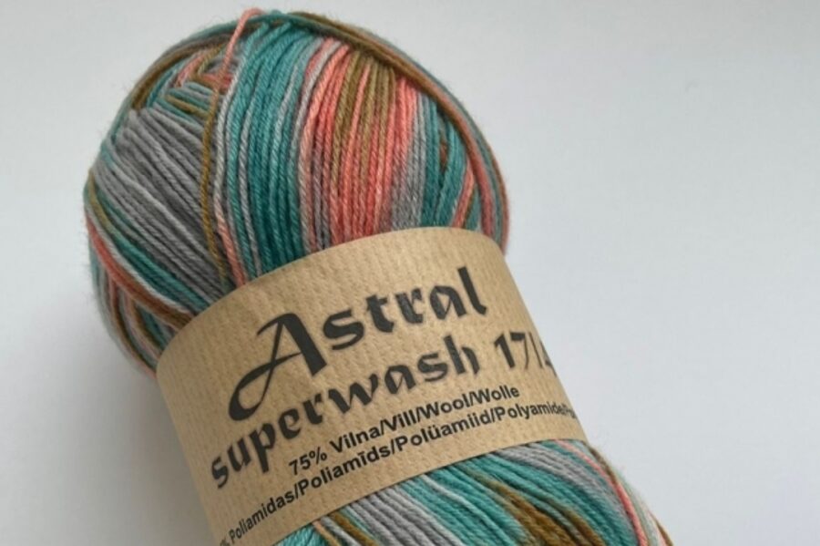 Astral Superwash 17/4  52 100g 420m